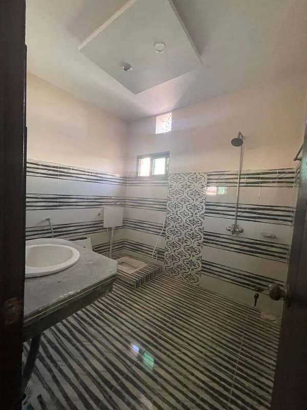 15 merla double story house for sale in model town block A multan 28