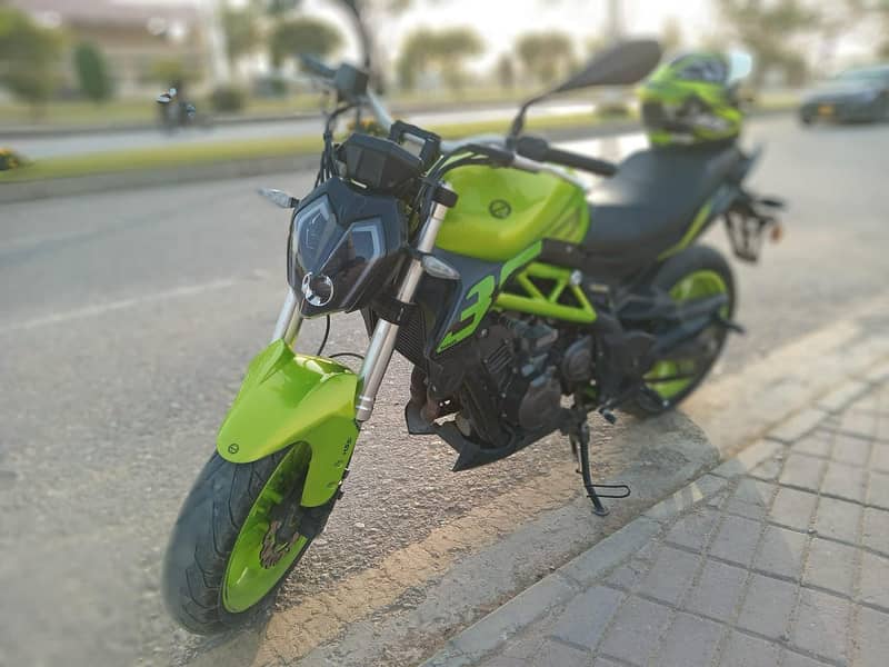 Benelli 302s 2022 Model | Benelli in Bikes | Benelli 302s 1
