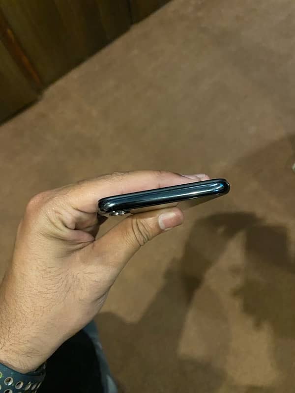 iphone x 4