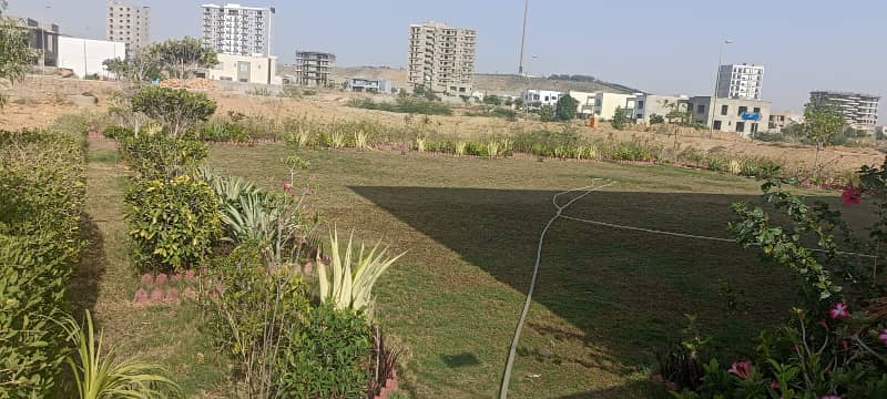 DEAD END CORNER (650sqyard) With Basement, Huge Green Belt Grey Structure Villa With Basement for Sale in Precinct-4, Bahria Town Karachi ! 5