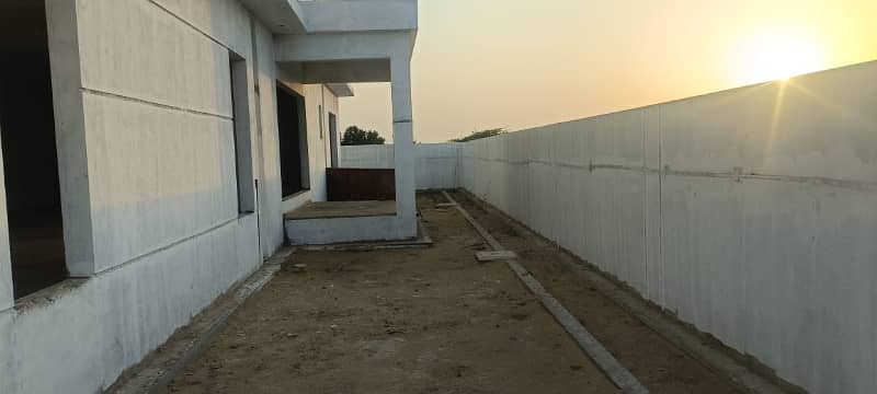 DEAD END CORNER (650sqyard) With Basement, Huge Green Belt Grey Structure Villa With Basement for Sale in Precinct-4, Bahria Town Karachi ! 10