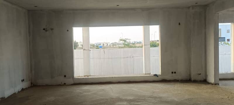 DEAD END CORNER (650sqyard) With Basement, Huge Green Belt Grey Structure Villa With Basement for Sale in Precinct-4, Bahria Town Karachi ! 12