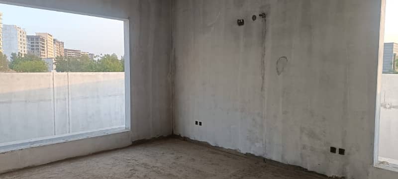 DEAD END CORNER (650sqyard) With Basement, Huge Green Belt Grey Structure Villa With Basement for Sale in Precinct-4, Bahria Town Karachi ! 13