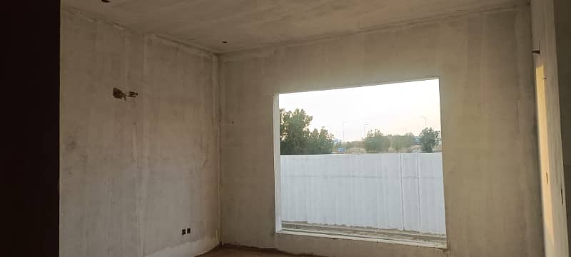 DEAD END CORNER (650sqyard) With Basement, Huge Green Belt Grey Structure Villa With Basement for Sale in Precinct-4, Bahria Town Karachi ! 14