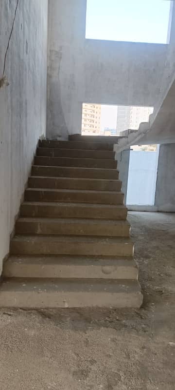 DEAD END CORNER (650sqyard) With Basement, Huge Green Belt Grey Structure Villa With Basement for Sale in Precinct-4, Bahria Town Karachi ! 15