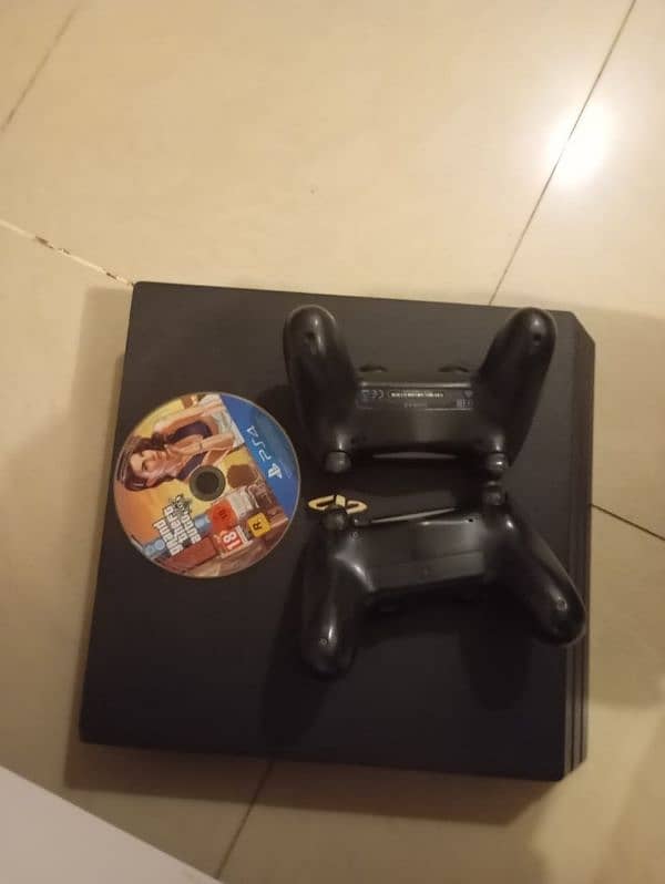 PS 4 pro 1 TB 3