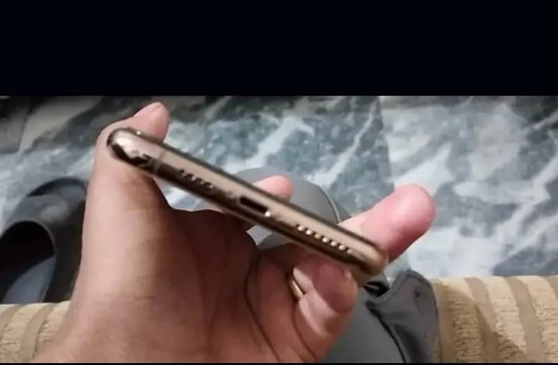 IPHONE 11 PRO MAX 1