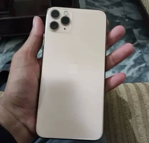 IPHONE 11 PRO MAX 5