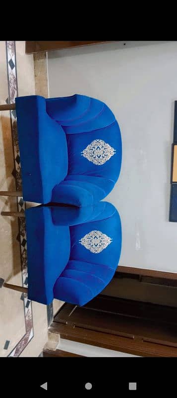 7 seater sofa in good condition 8
