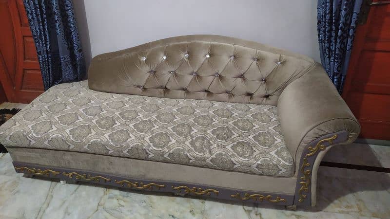 3 seater sofa 0