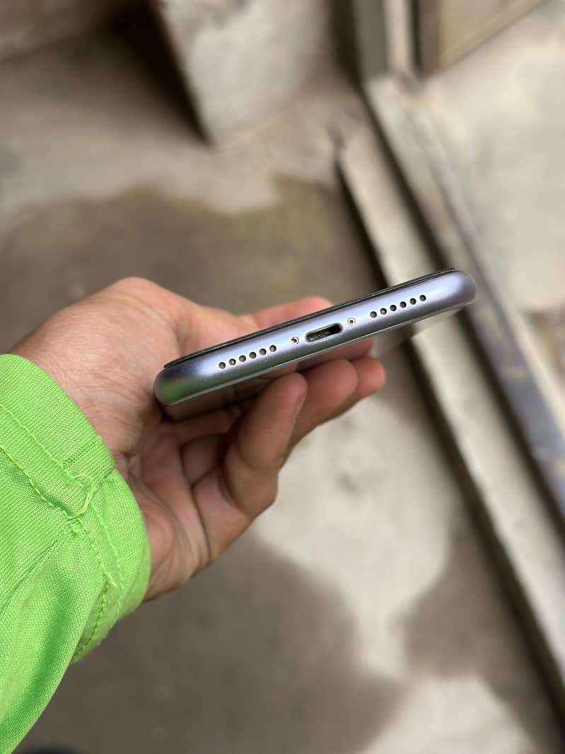 I phone 11 4