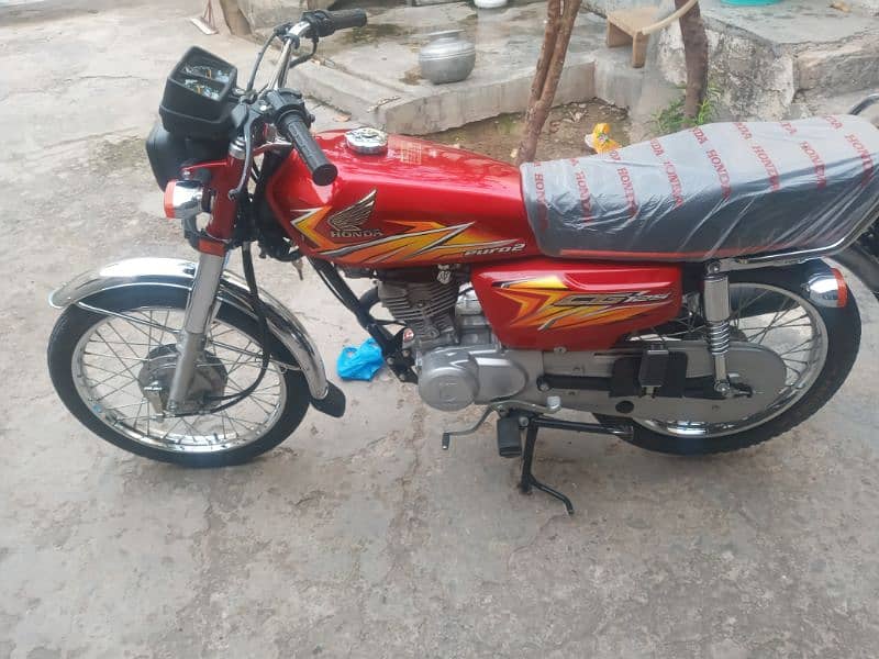 Honda CG 125, 2021  model, less than 1000 km driven 0