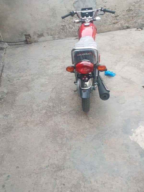 Honda CG 125, 2021  model, less than 1000 km driven 2