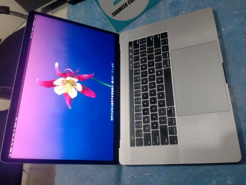 Mazy Krooo Apple MacBook Pro 2017 15" 16/512 0