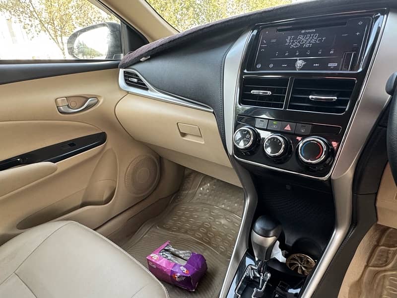 Toyota Yaris 2022 ativ cvt 1.3 8