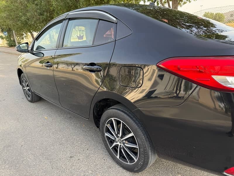 Toyota Yaris 2022 ativ cvt 1.3 9