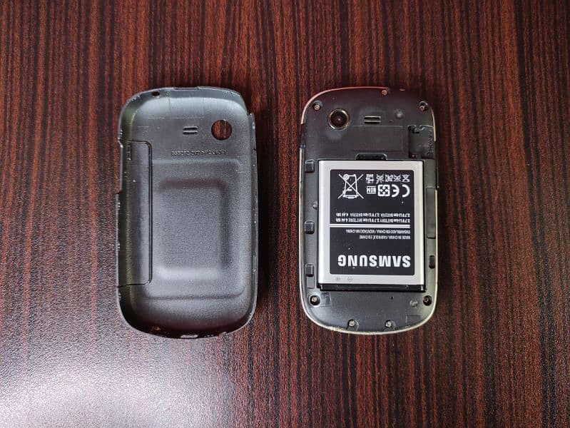 2 Samsung Galaxy Star S5280 Non PTA Smartphones Good Working Condition 18