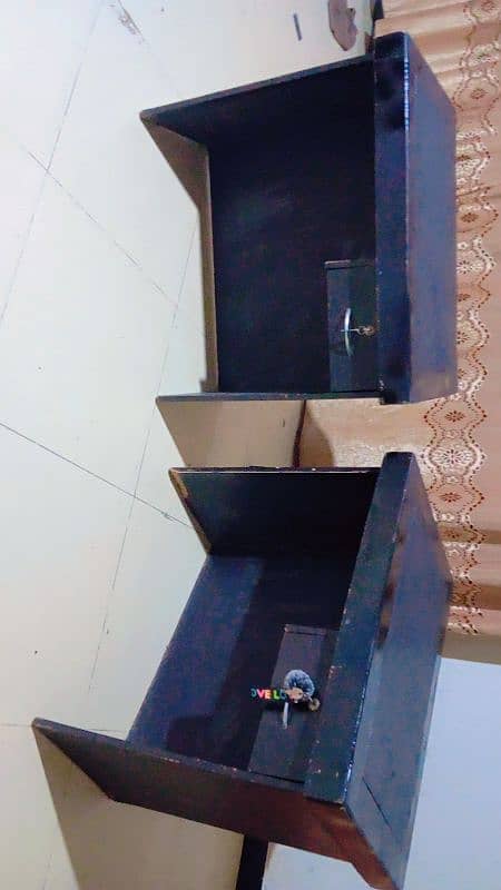 2 study tables for sale 0