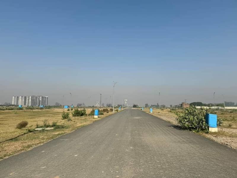 PHASE 9 J BLOCK 5 MARLA NEAR TO PARK IDEAL LOCATION FOR SALE 1