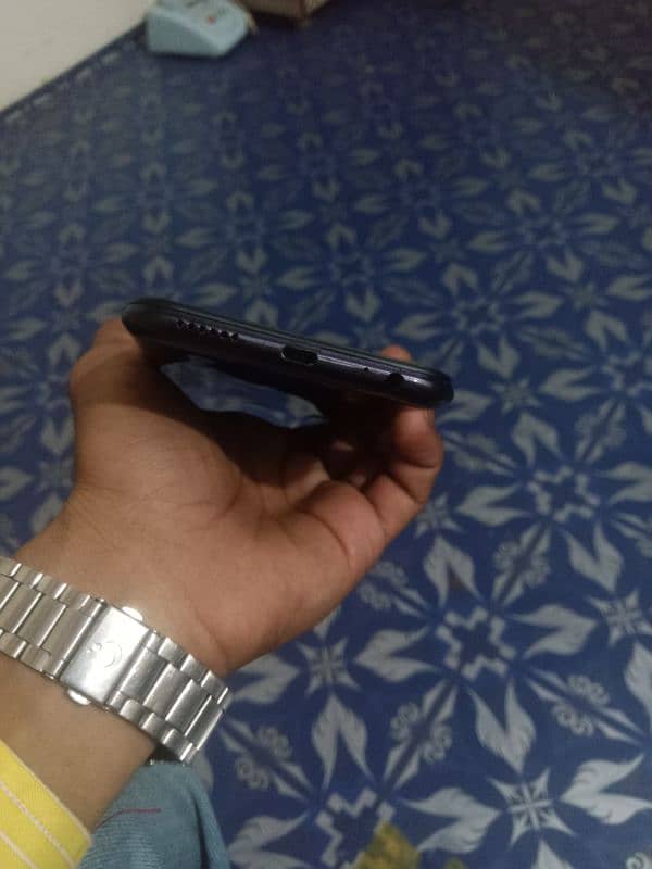 Infinix hot 8 2/32 good condition 10/10 all ok with box 2