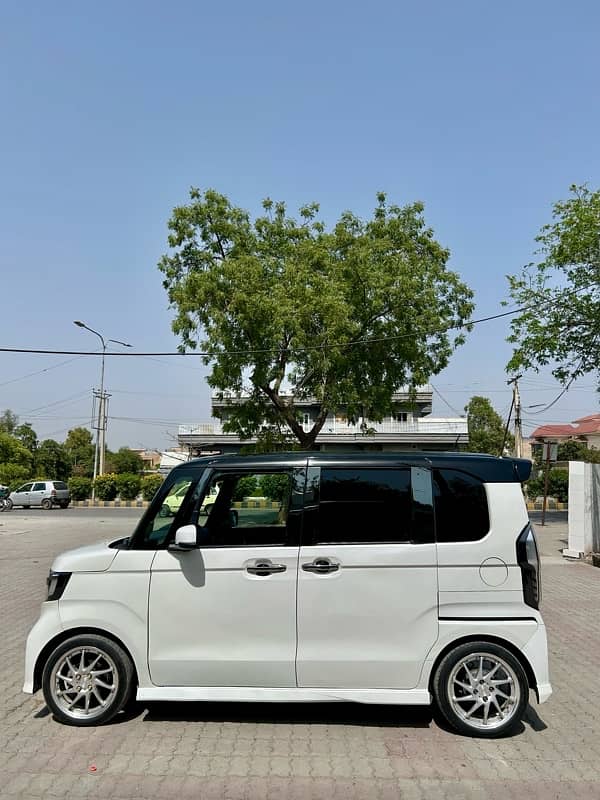 Honda N Box Custom Slash X Turbo 4