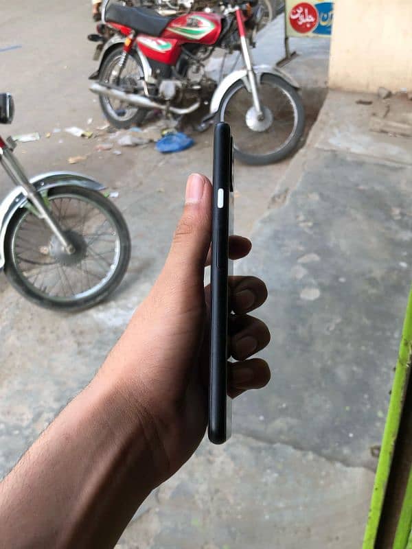 Google pixel 4xl 6/64 exchange possible read add 5