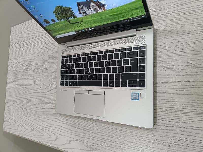 Hp Elitebook 840 g5 core i7 8th gen quadcore 8mb cache 14 1080 ips 3