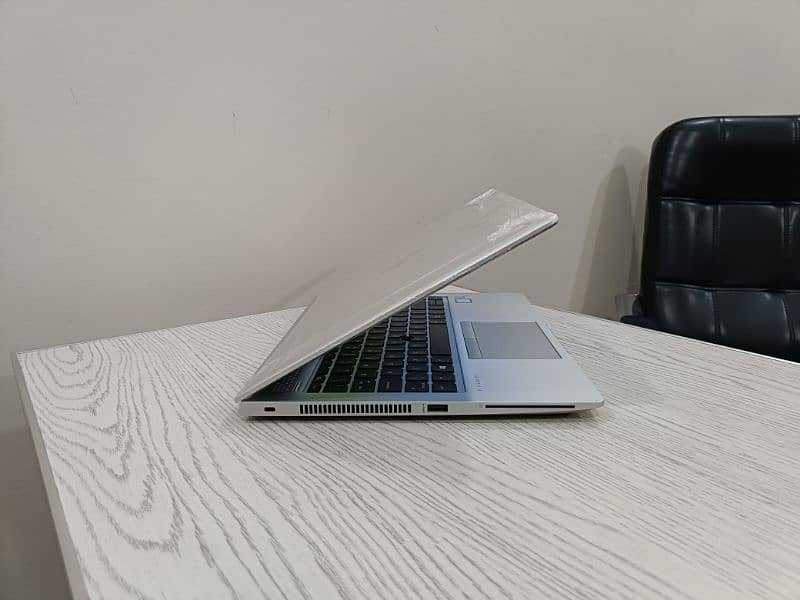 Hp Elitebook 840 g5 core i7 8th gen quadcore 8mb cache 14 1080 ips 8