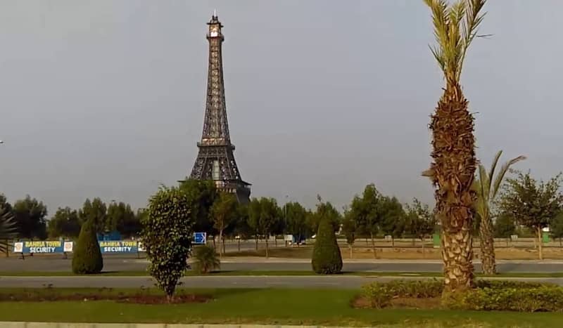 5 MARLA BUILDER LOCATION PLOT SURRONDED BY HOMES FOR SALE IN LOWEST PRICE 11