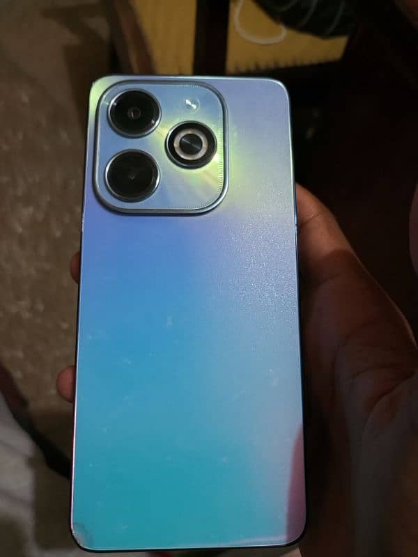 Infinix hote 40i (4+4/128) condition 10by 8.5 box charge available 0