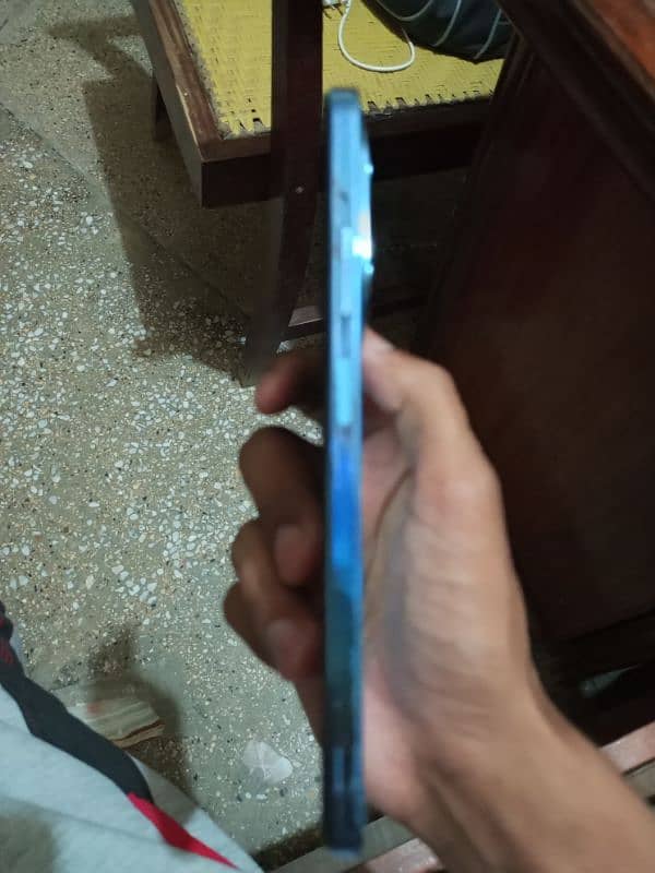 Infinix hote 40i (4+4/128) condition 10by 8.5 box charge available 4