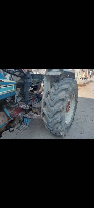 model ford 1984.  contact 03049612613 1