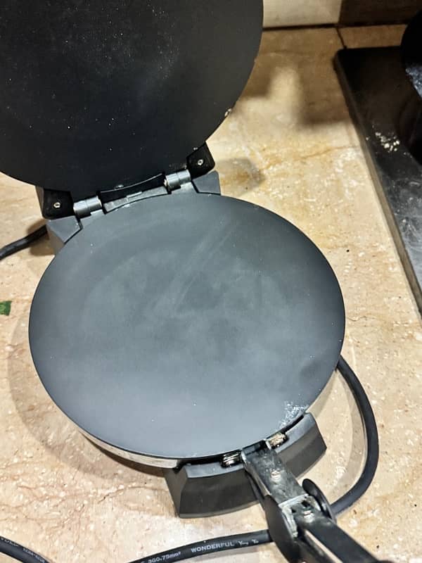 Roti maker in excellent condition 0