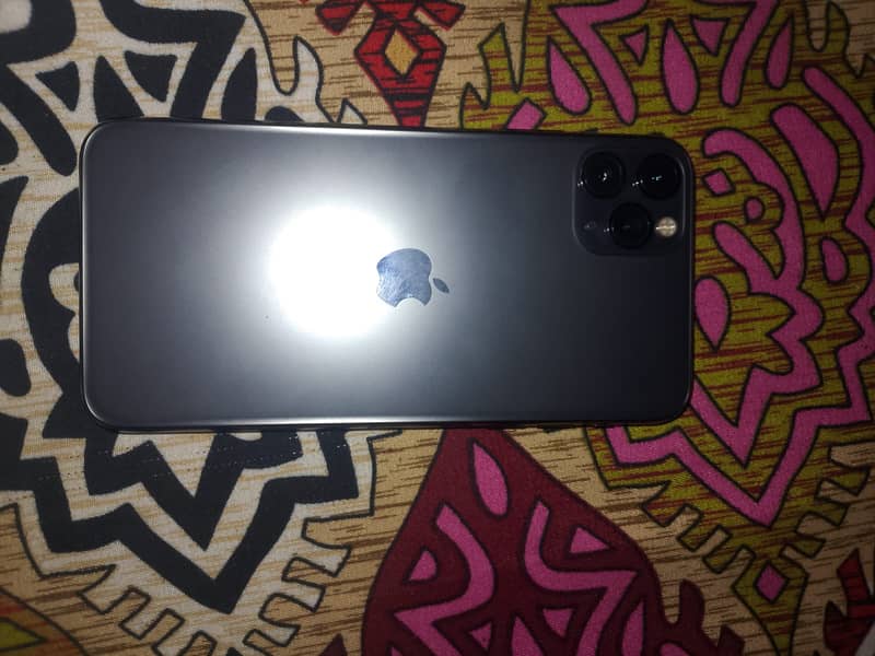 Apple iPhone 11 Pro Max 1