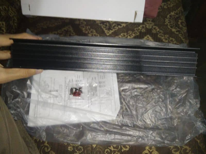 CIVIC AUDIO 2000watts 4 channel power full Amplifier CA-4010 model 4