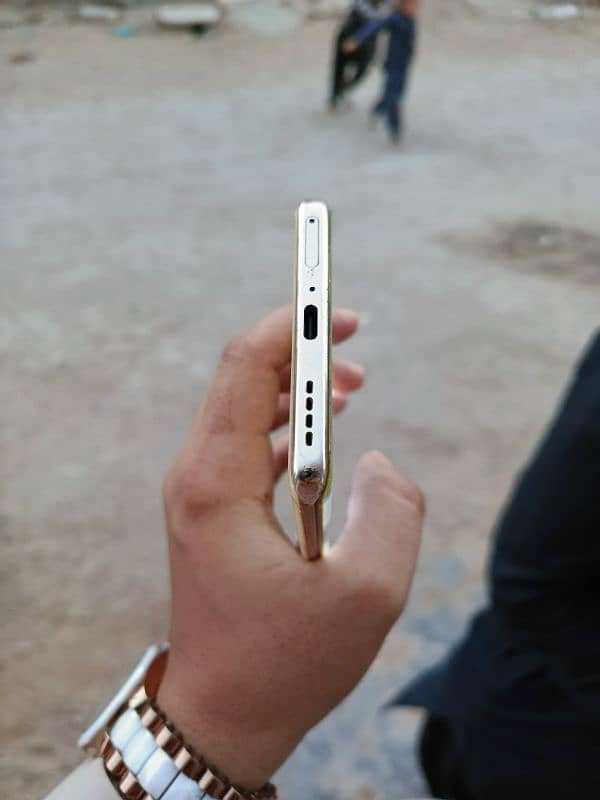 infinix Zero 30 Ram 12/256 10/10 4