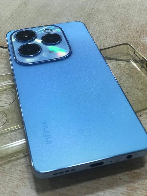 Infinix Hot 40 10/10 condition 16/256 50m triple camera 1