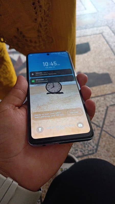 Infinix Hot 40 10/10 condition 16/256 50m triple camera 3