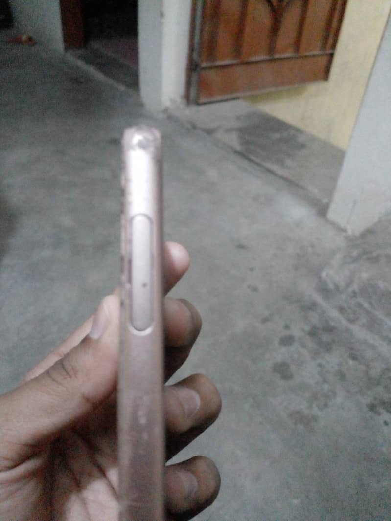 Sony Xperia x performance for sell 4
