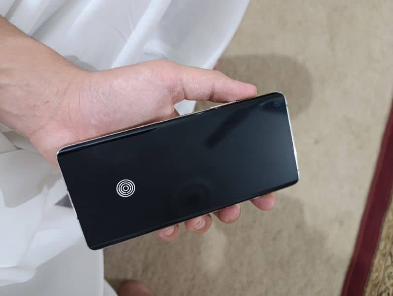 One plus 8 | 8/128 0