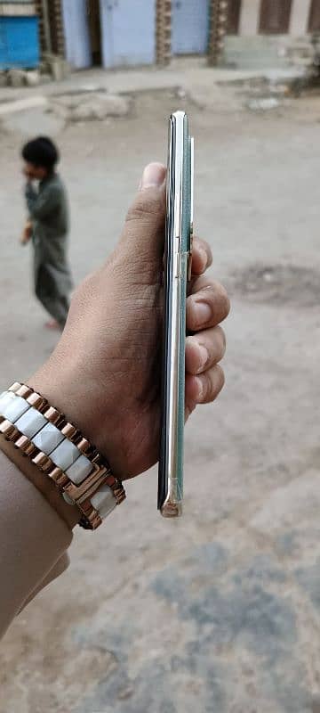 Infinix Zero 30 Ram 8+5 13/256 7
