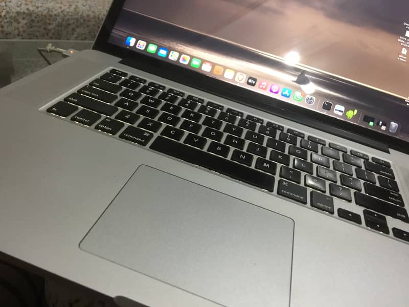 MacBook Pro (Retina, 15-inch, Late 2013) 1