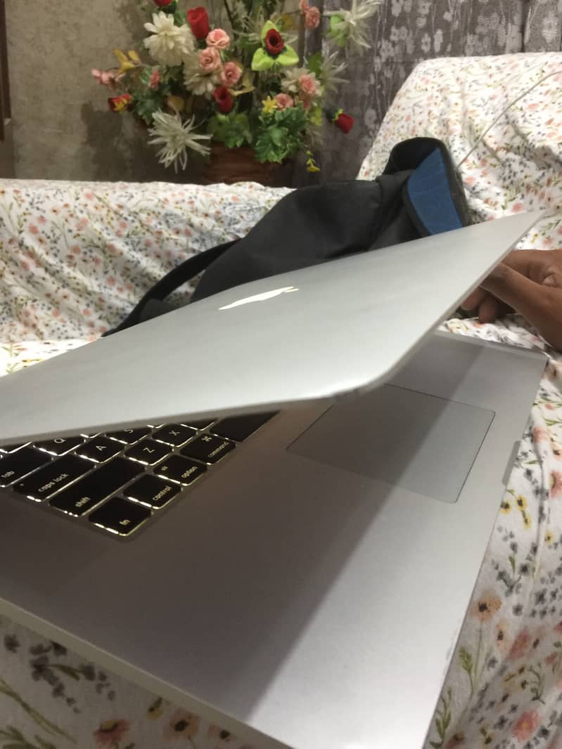 MacBook Pro (Retina, 15-inch, Late 2013) 7