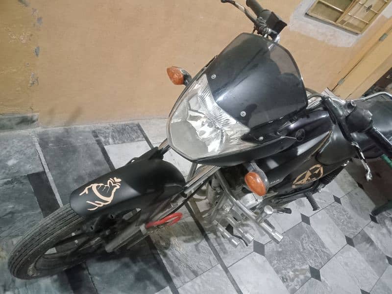 YBR 125 3