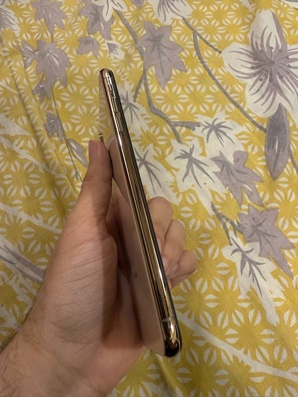 iphone xs max 64GB pta approved 2