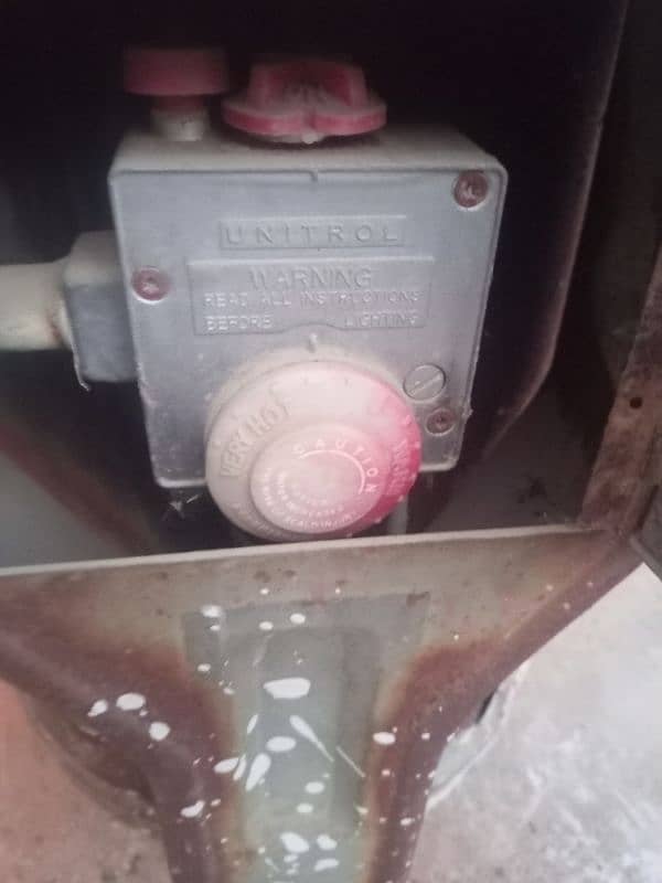 Atlas old geyser , normal condition , with new thermostat 1