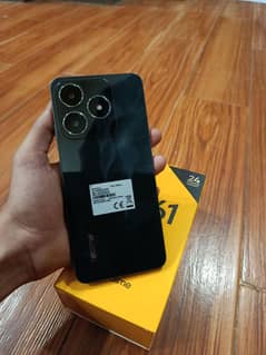 Realme C61 6/128 in 1.6 years warranty left
