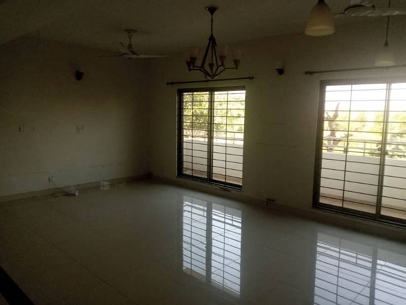 10 Marla 3 bed New Design Flat For Sale In Askari 11, Lahore 4
