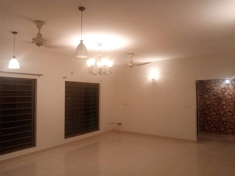 10 Marla 3 bed New Design Flat For Sale In Askari 11, Lahore 10