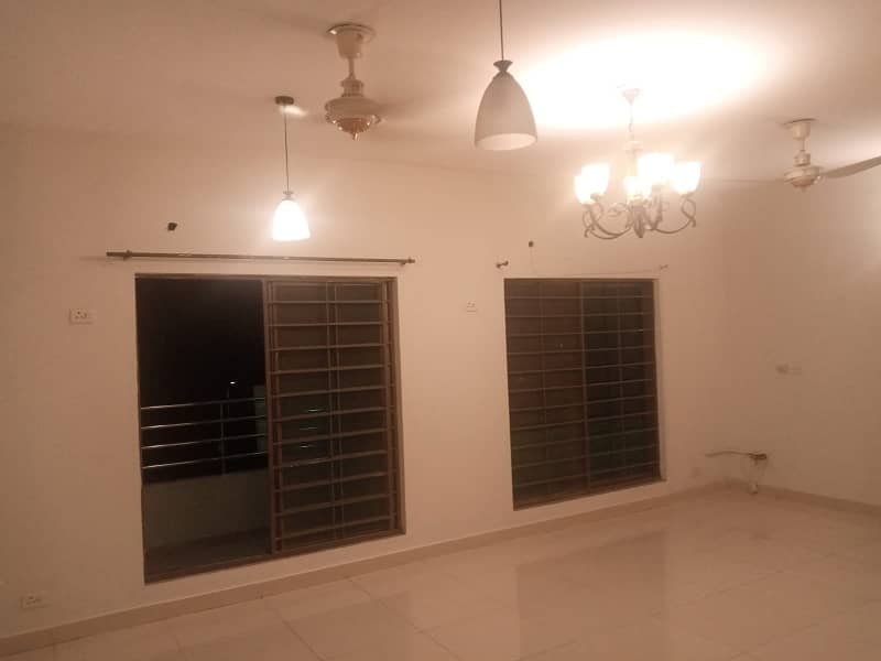 10 Marla 3 bed New Design Flat For Sale In Askari 11, Lahore 13
